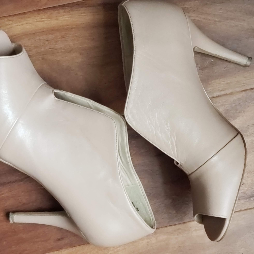 Taupe Nine West Open Toe